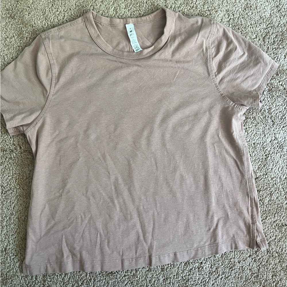 Lululemon tshirt